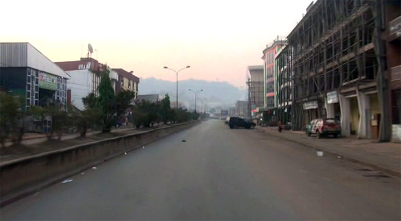 Another empty main street in Bamenda, 2017 - Photo: Wilson Musa