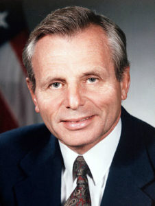 Frank Carlucci - Foto: Ron Hall, Defenseimagery.mil, Public domain