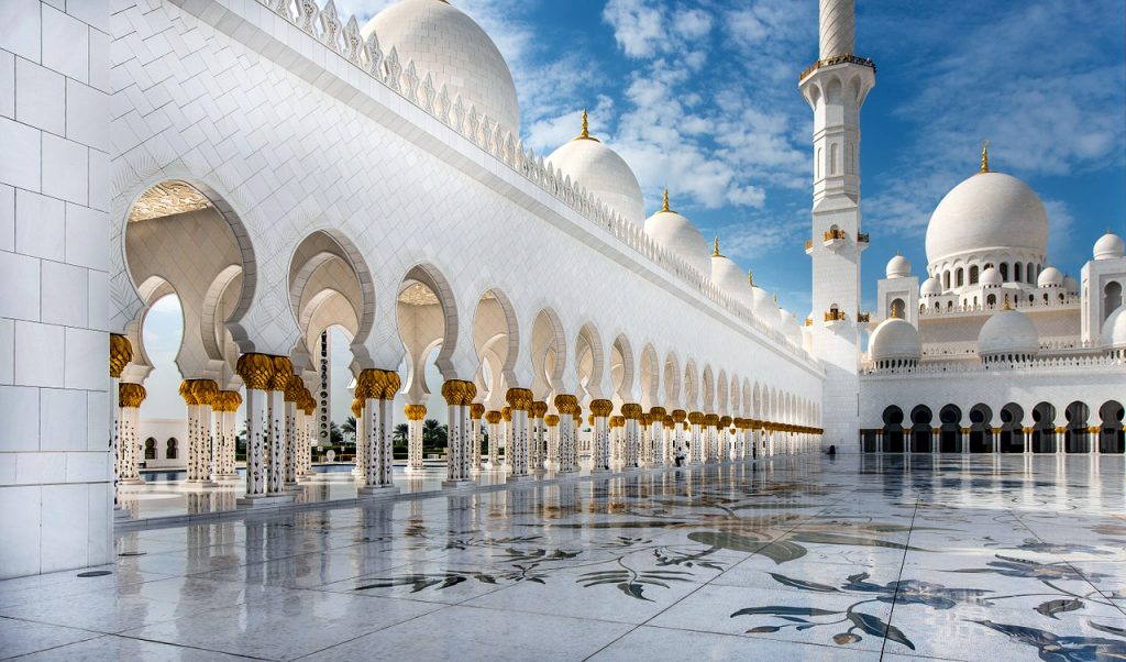 Moskén Sheikh Zayed Grand Mosque, Abu-Dhabi, UAE. Foto: Jörg Peter. Pixabay.com-licens
