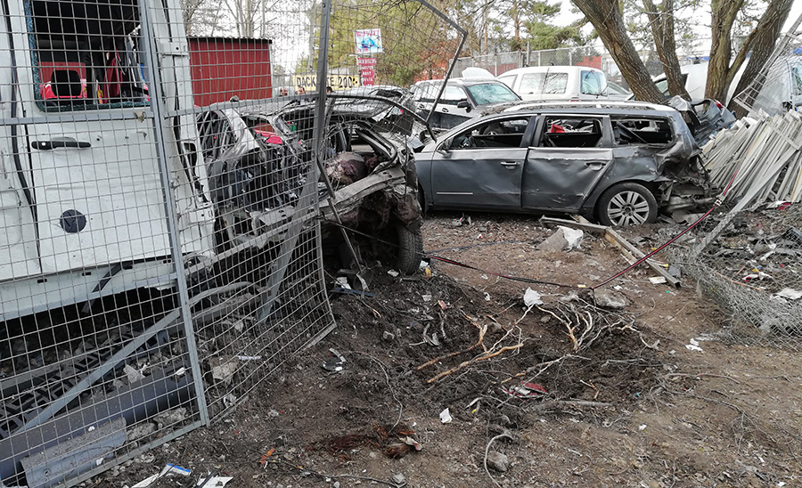 Vinsta-explosionen var ett bombattentat, uppger anställda. Fotot visar hålet efter explosionen. Foto: NewsVoice.se