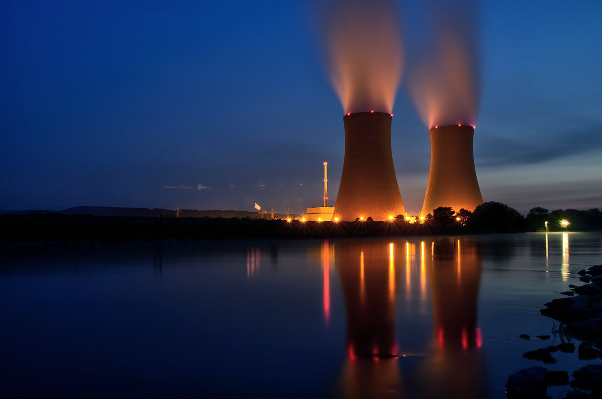 Kärnkraftanläggning - Foto: Wolfgang Stemme. Licens: Pixabay.com (free use)