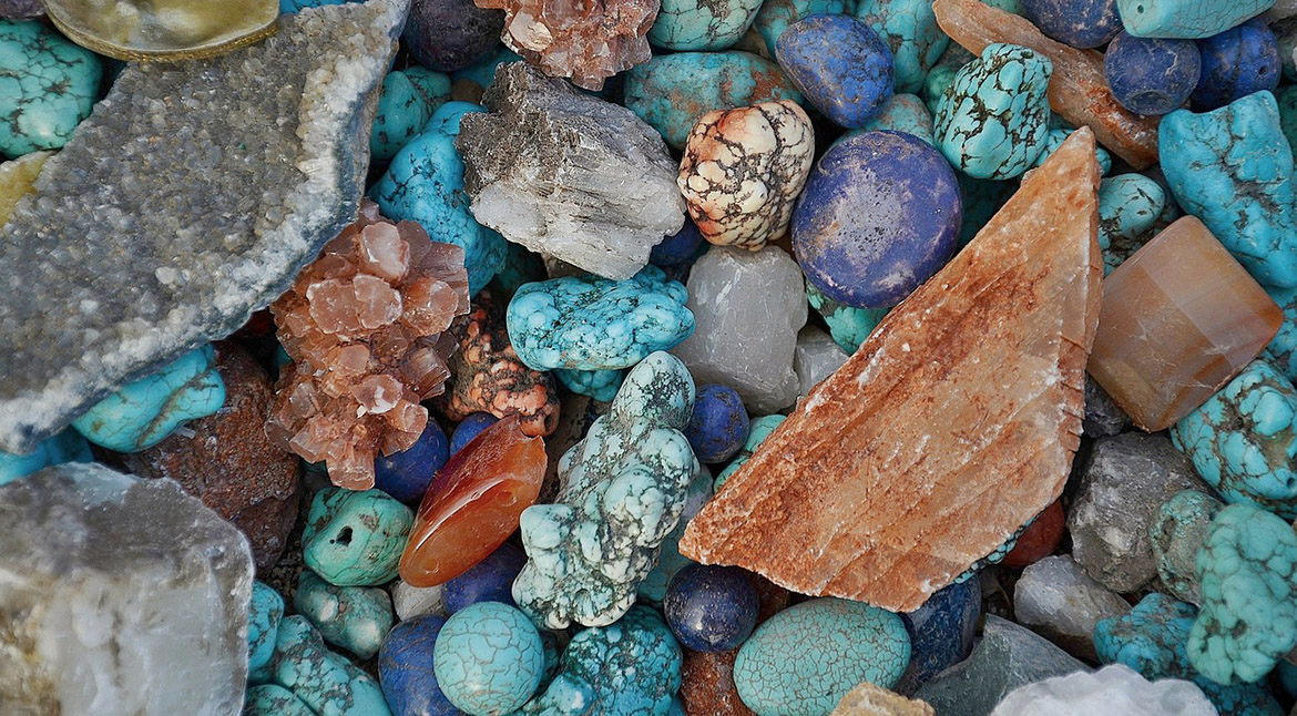 Stenar och mineraler. Foto: G Lady. Licens: Pixabay.com (free use)