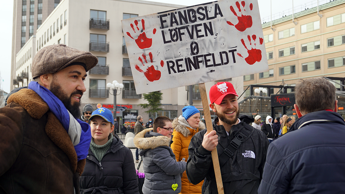 Deltagare vill fängsla Löfven - Tusenmannamarschen 6 mars 2021. Foto: T. Sassersson, NewsVoice