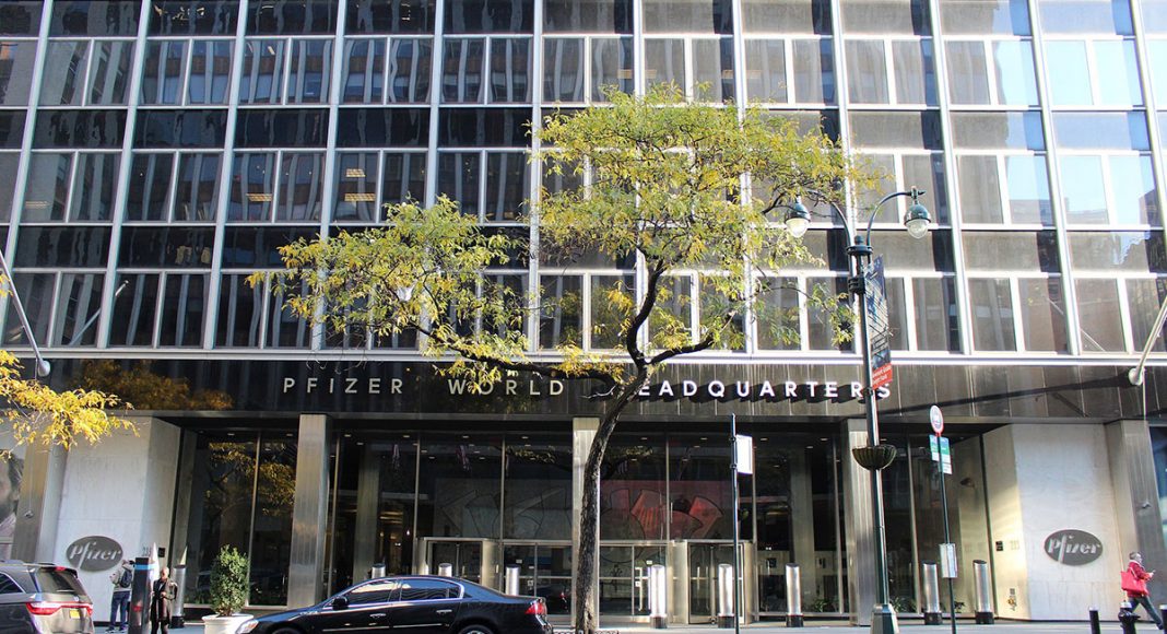 Pfizers World Headquarters, Manhattan, New York. Licens: CC BY-SA 4.0