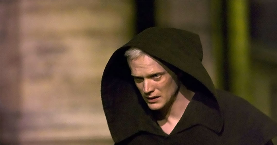 Paul Bettany spelar jesuiten Silas i filmen The Da Vinci Code från 2006. Bild från IMDB.com