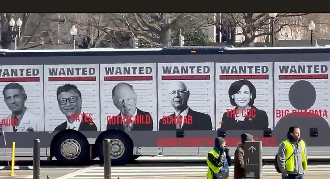 Buss i Washington DC med efterlysta personer anklagade för brott mot mänskligheten
