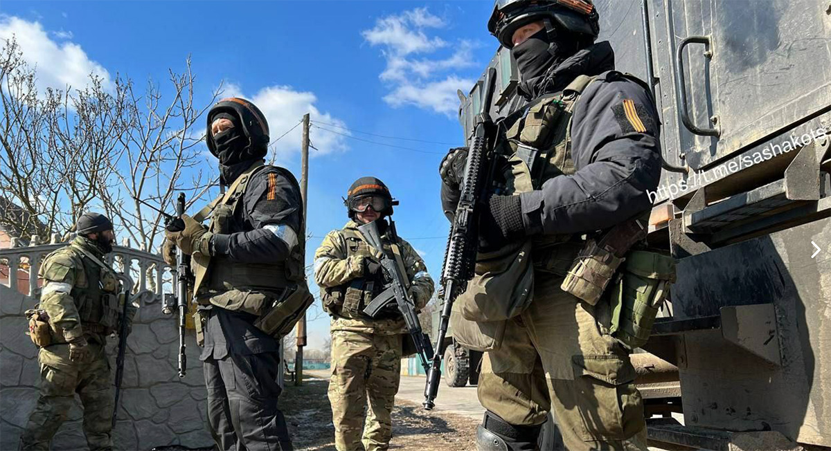 SOBR soldater nära Kiev, mars 2022. Foto: Sasha Kots