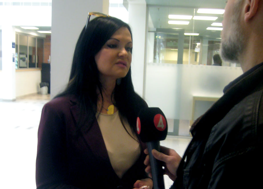 Benita Alexander blir intervjuad för sin roll i Macchiarinidramat. Foto: Ingemar Ljungqvist
