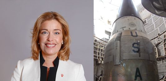 Annika Strandhall (S) och en nukleär missil från USA. Foton: Magnus Liljegren, Regeringskansliet och Sam Howzit (missil). Licens: CC BY 2.0. Montage: NewsVoice