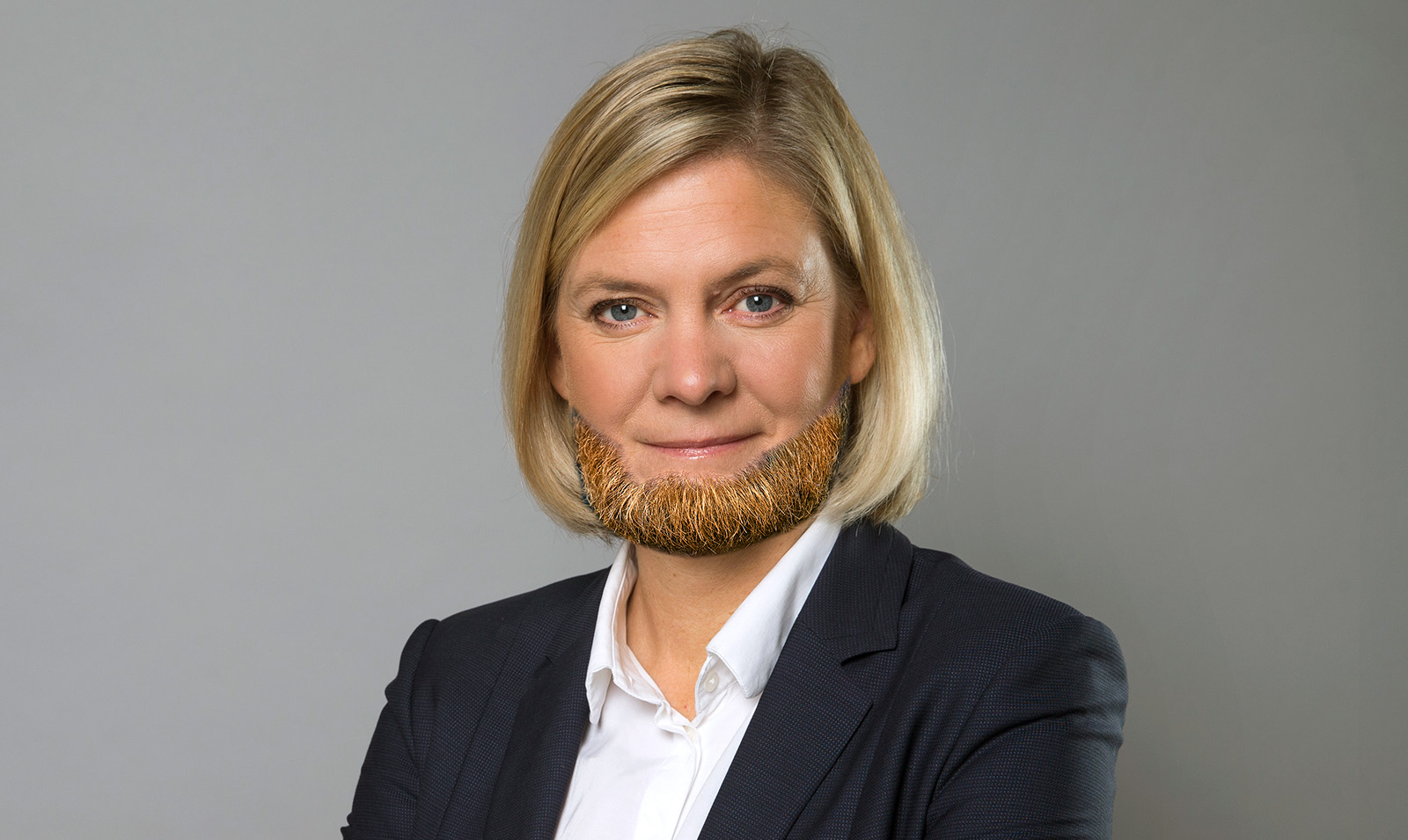 Statsminister Magdalena Andersson med skägg. Montage. NewsVoice. Foto: Kristian Pohl, Regeringskansliet