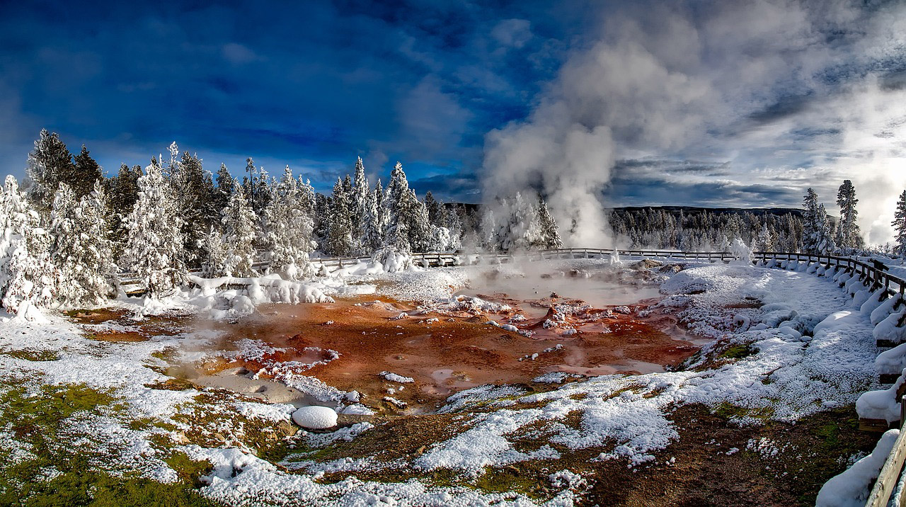 Het källa i Yellowstone, USA. Licens: Pixabay.com