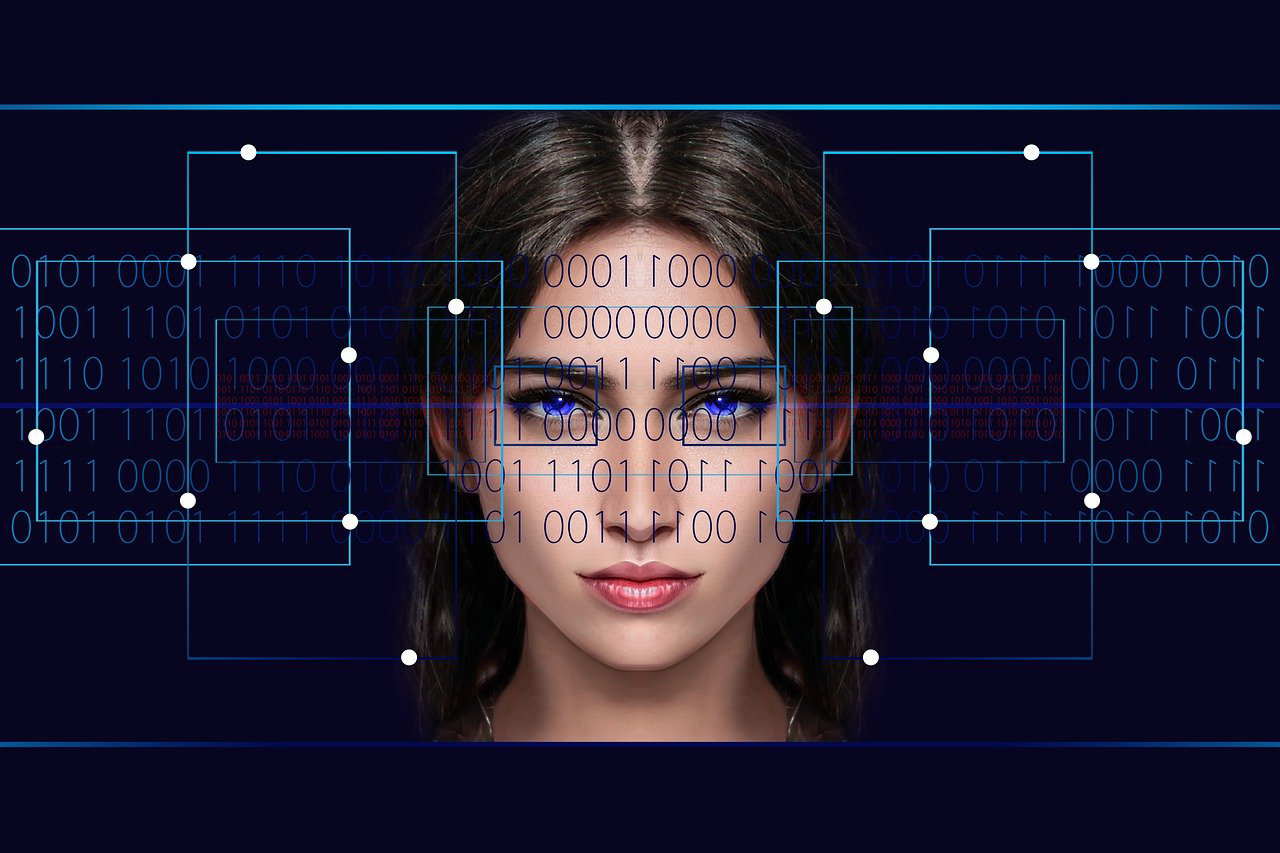 Digital identitet kräver övervakning och din anpassningsförmåga. Original av Gerd Altmann. Montage: NewsVoice. Licens: Pixabay.com