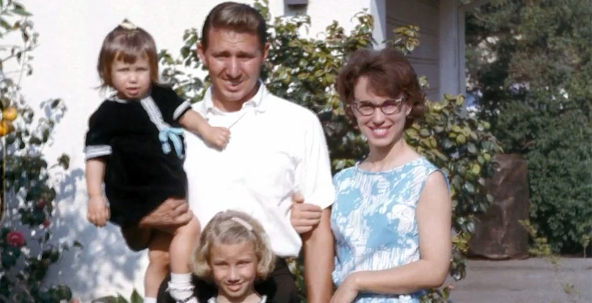Familj i Kalifornien på 1960-talet. Privat foto från dokumentär av Epoch Times