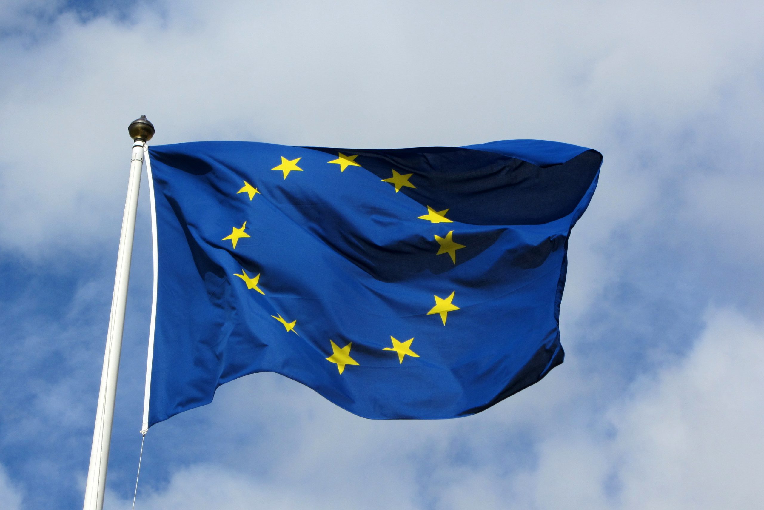 EU-flaggan vajar. Licens: Wikimedia Commons